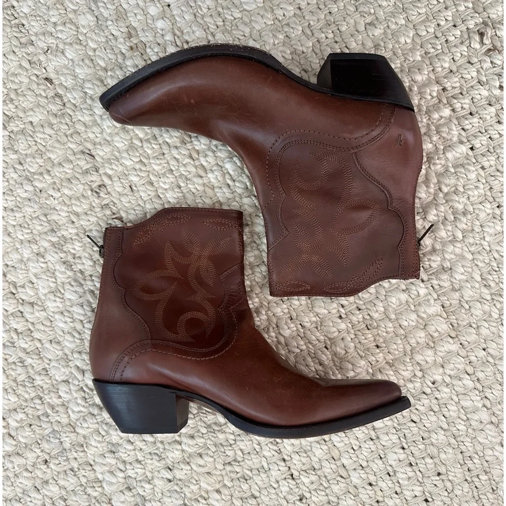 FRYE Boots - Picture 1 of 8